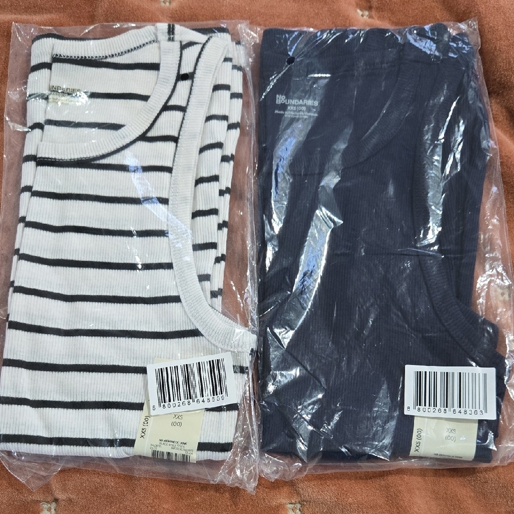 2-pack Women's No Boundaries High Neck Ribbed Tank Tops. Navy Blue Amd Grey. NWT